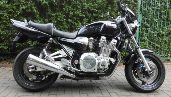 Yamaha XJR 1300